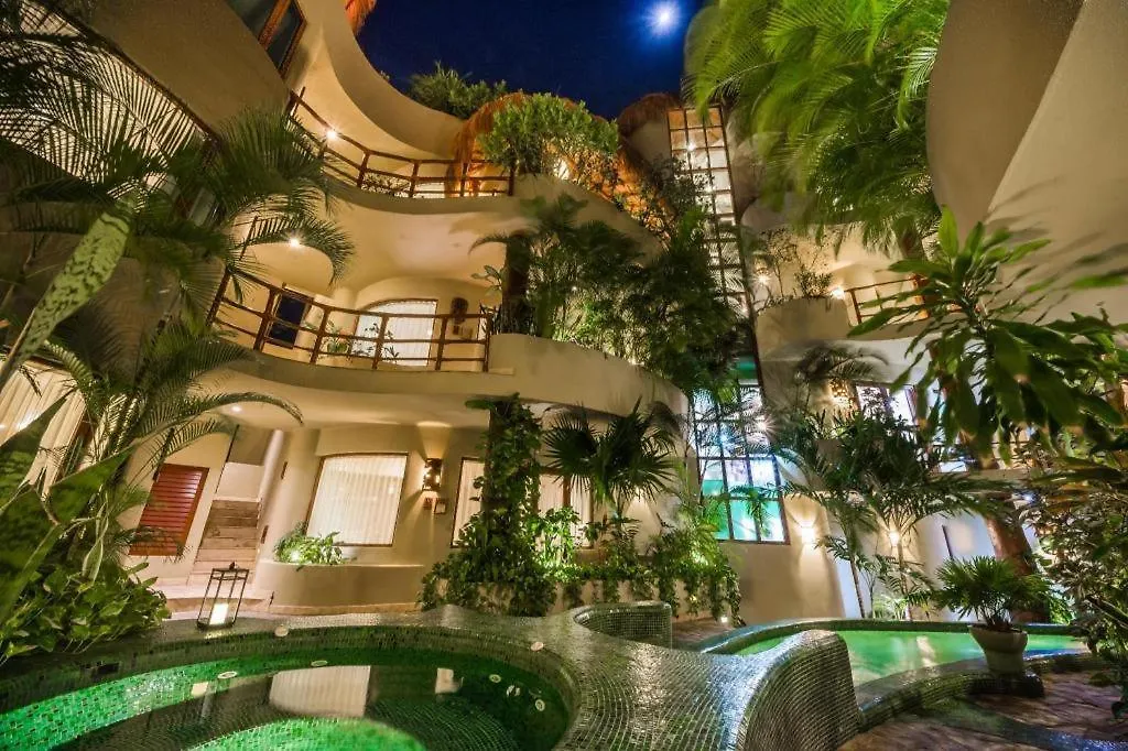 ****  Maya Villa Condo Hotel Playa del Carmen Mexico